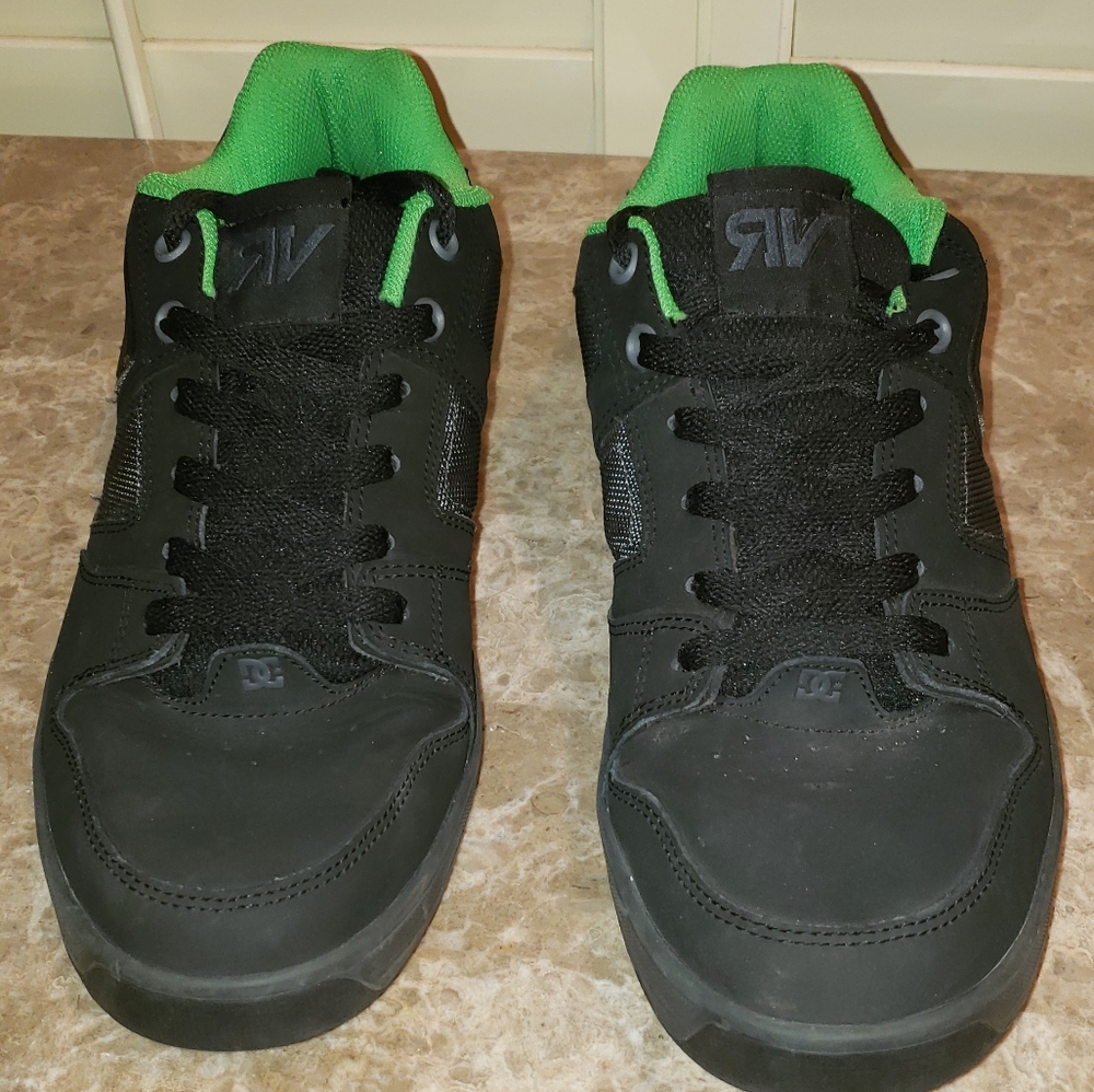 DC Sneakers